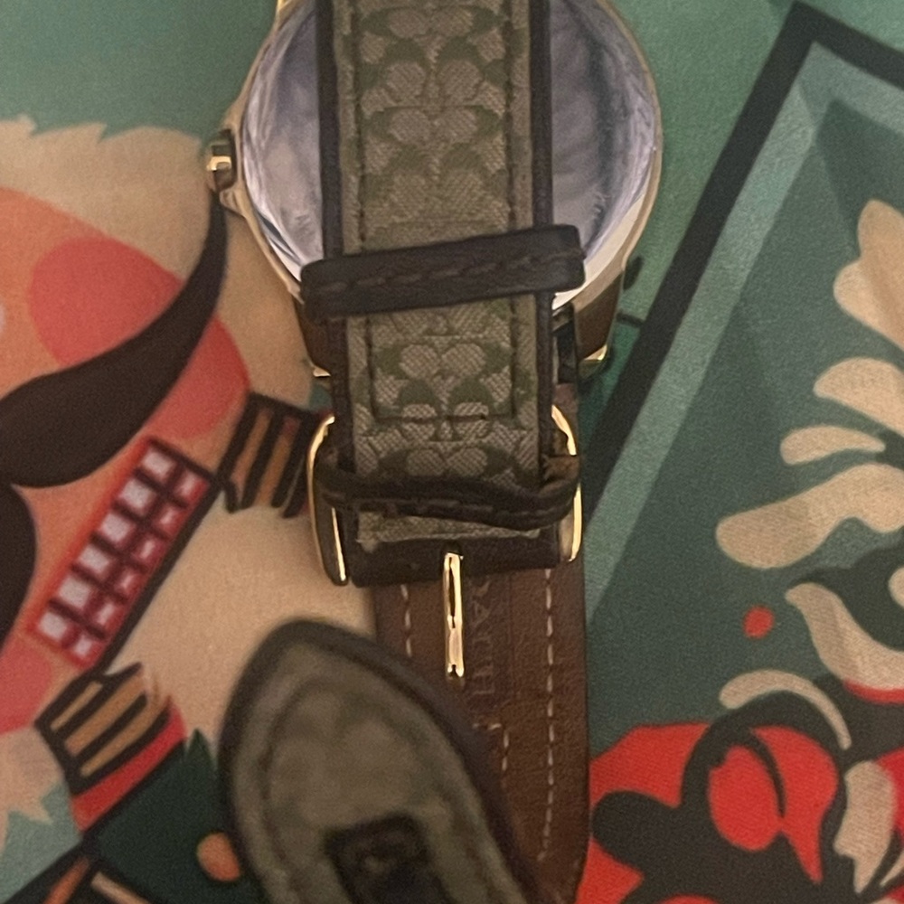 Coach Men’s Watch. EUC - Picture 6 of 7
